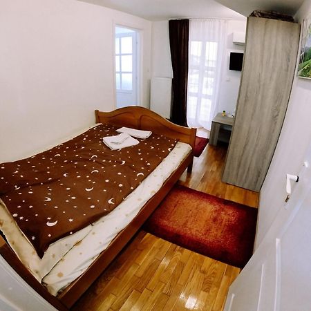 Hotel Stars Livezeni Ivanesti Exteriér fotografie