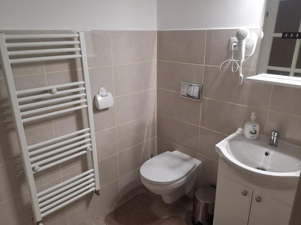 Hotel Stars Livezeni Ivanesti Exteriér fotografie